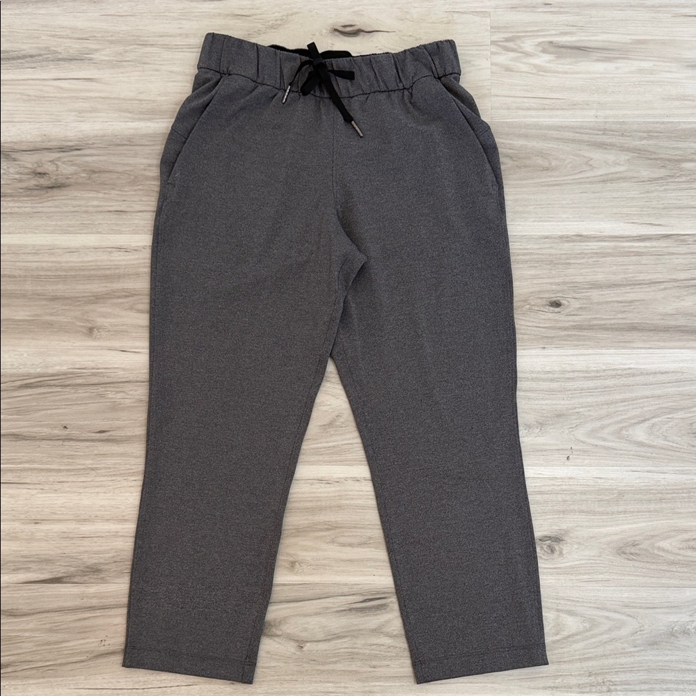 LULULEMON Gray Jogger Pants with Black Drawstring size 4